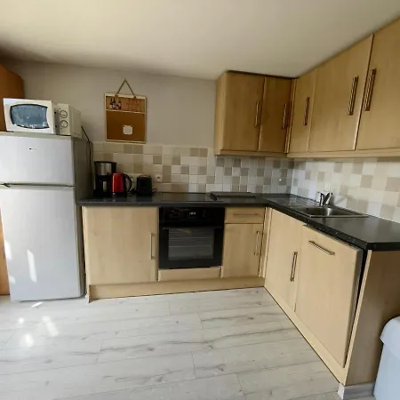 Cosy 4-5 Pers Avec Wi-fi, Parking, Proche Telecabine Et Commerces - Fr-1-572-81 Apartment Araches-la-Frasse