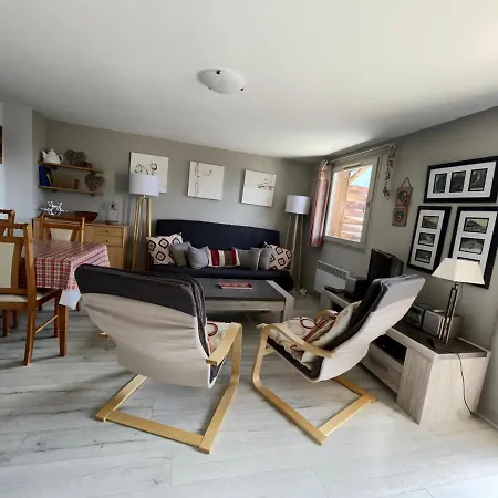 Cosy 4-5 Pers Avec Wi-fi, Parking, Proche Telecabine Et Commerces - Fr-1-572-81 Apartment Araches-la-Frasse